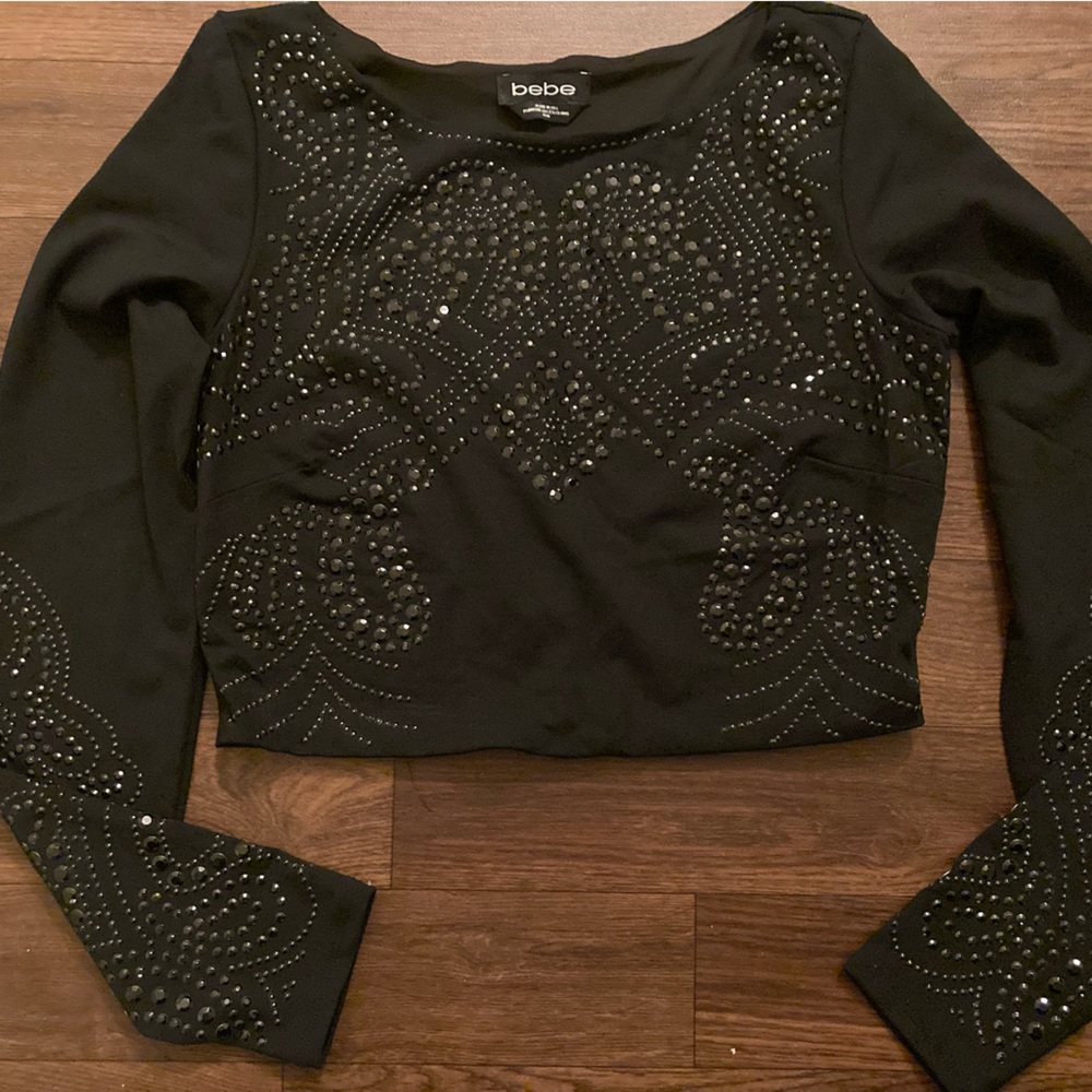 Beautiful Crop Top . - Picture 2 of 5